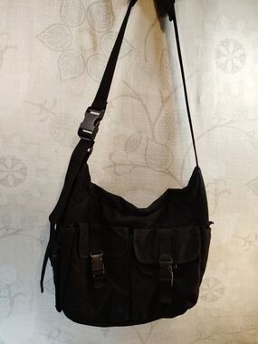GAP Black Canvas Men's Messenger Bag with Buckle Pockets